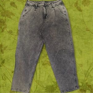 Hollister Ultra High-Rise Mom Jeans grey acid wash jeans Size 7S
